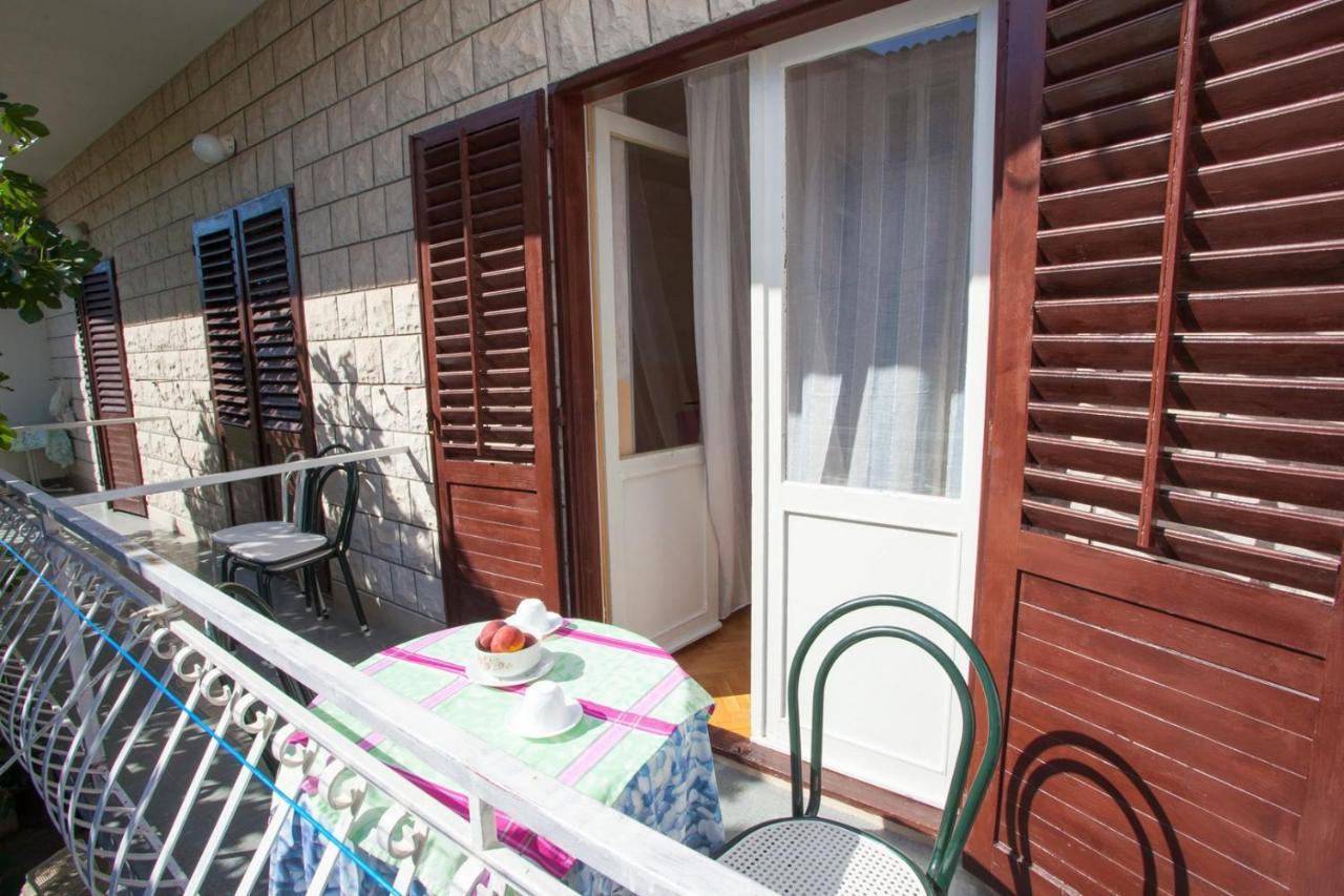 Apartments Nuic 748 Makarska Exterior foto