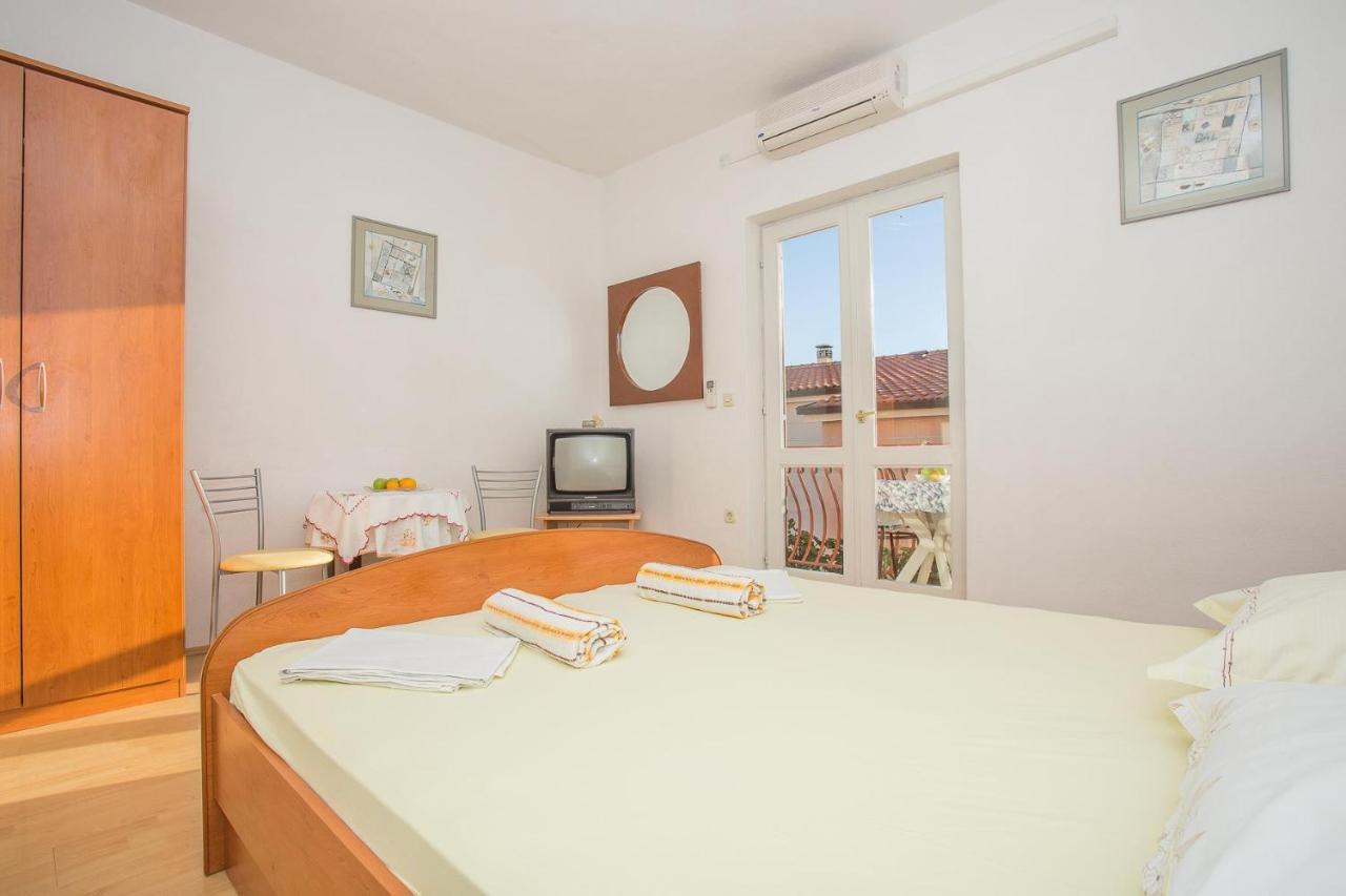 Apartments Nuic 748 Makarska Exterior foto