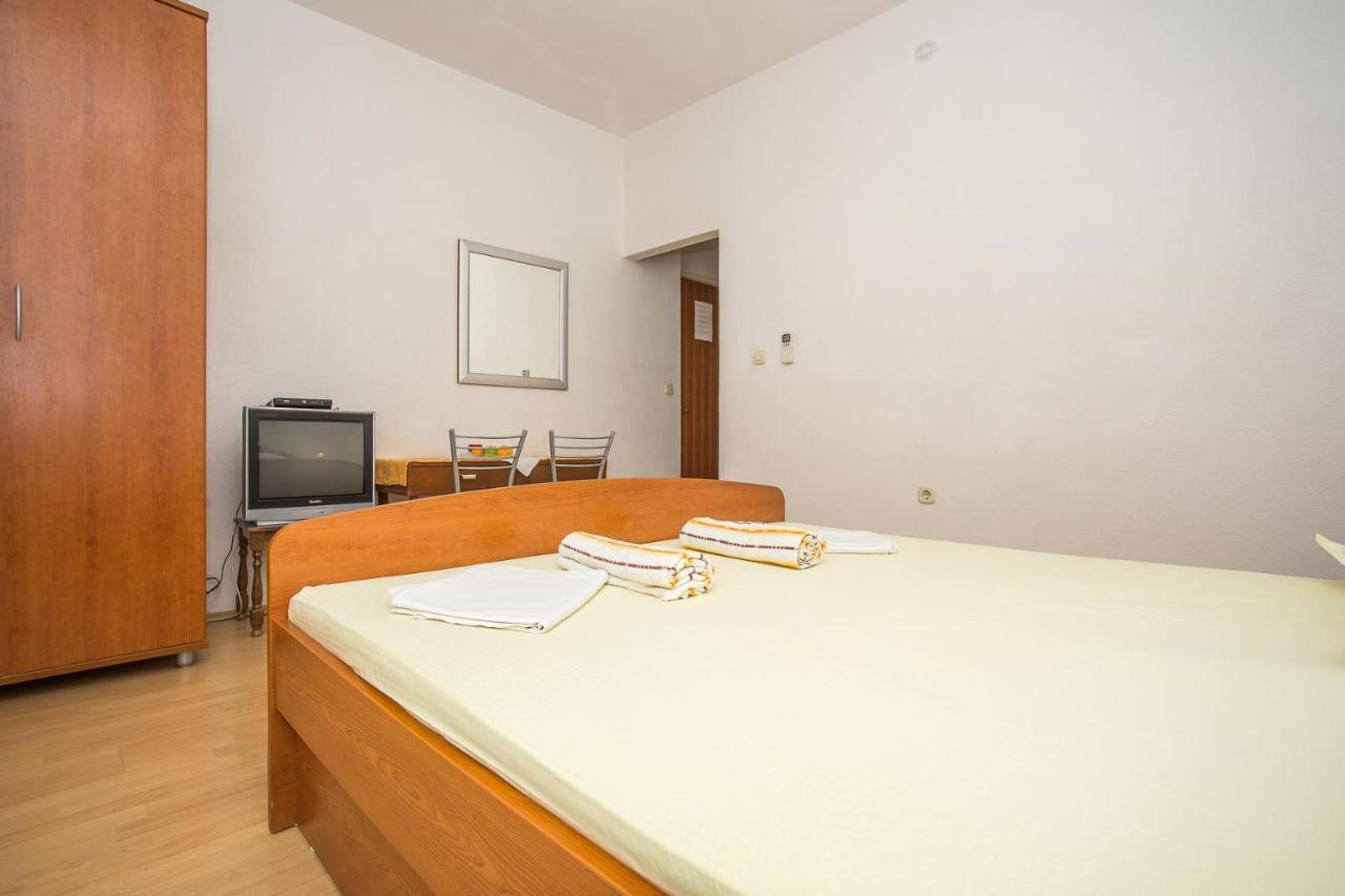Apartments Nuic 748 Makarska Exterior foto